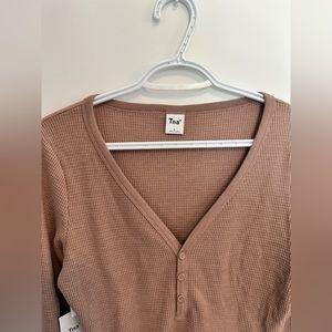 Aritzia TNA Henley Size L